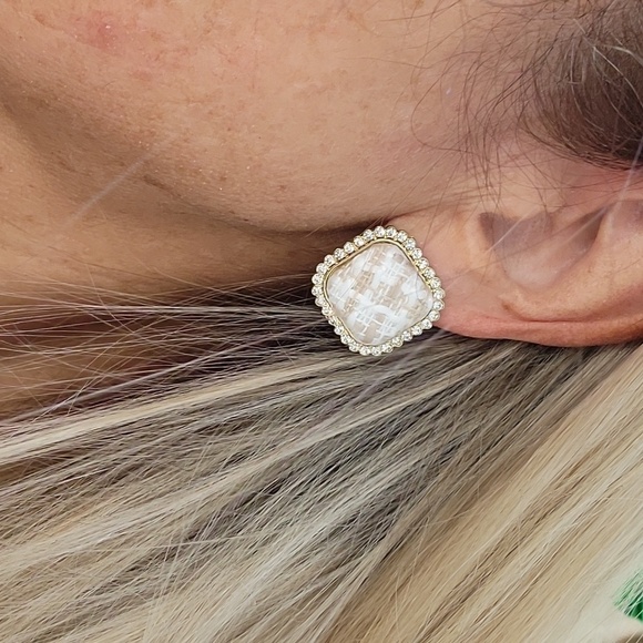 🔥LAST PAIR🔥 Boucle Plaid Shimmer Trim Earrings, 925 posts - Picture 3 of 7